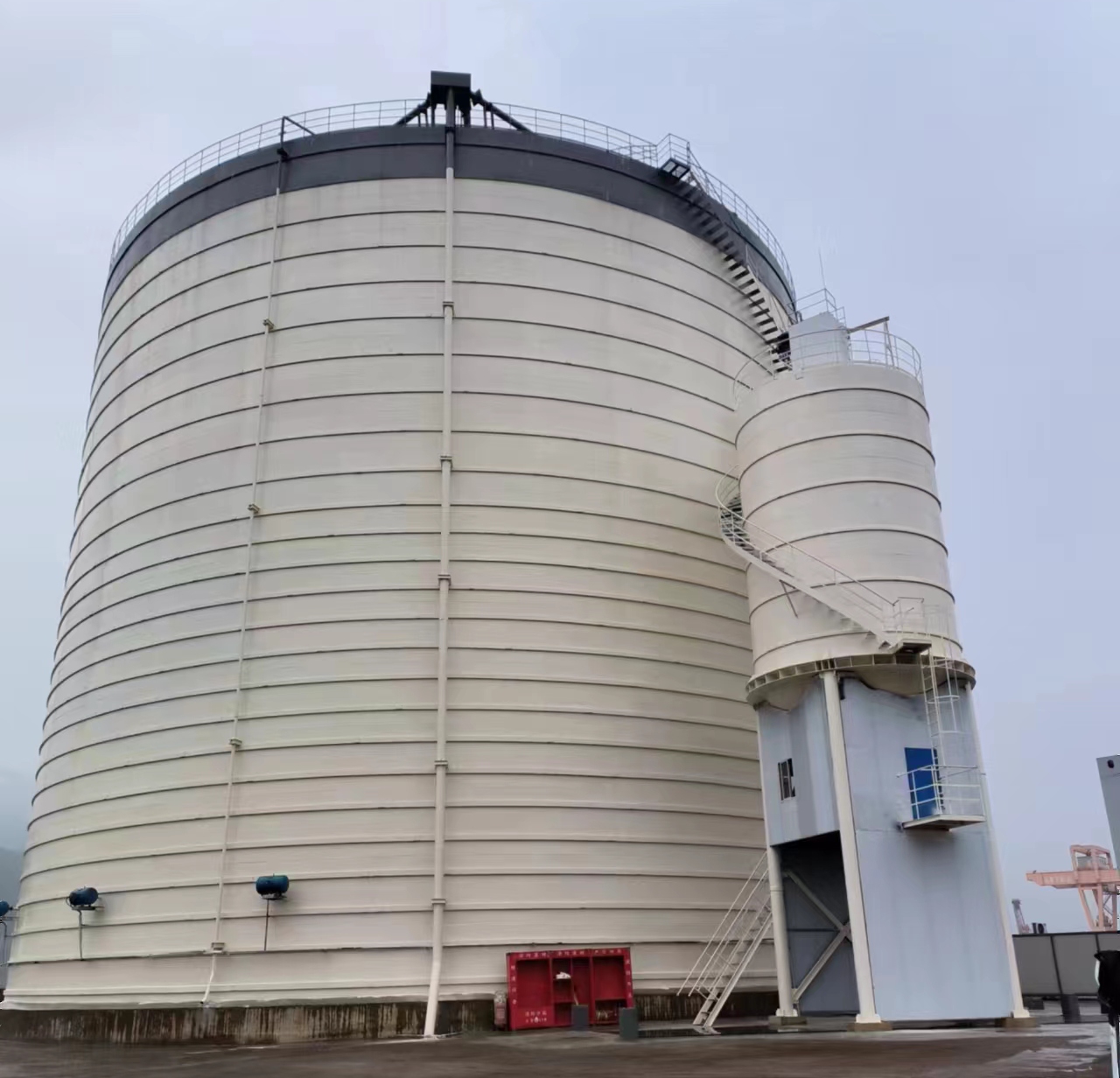 东区10万吨水泥钢板库